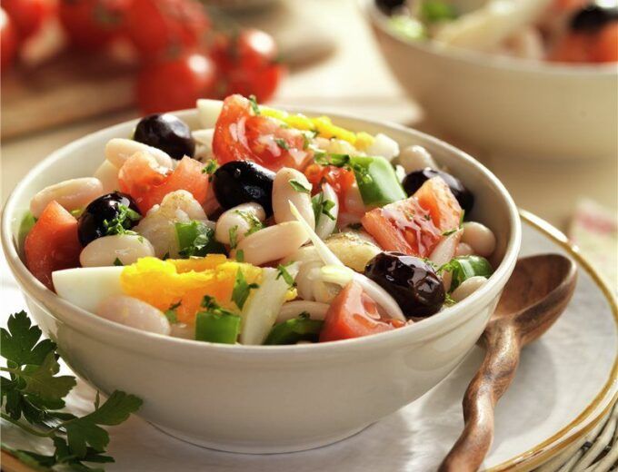 RECETA SALUDABLE: ENSALADA DE JUDÍAS BLANCAS